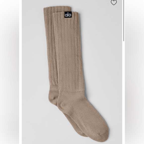 ALO Yoga Other - ALO Yoga Unisex Scrunch Socks In Gravel